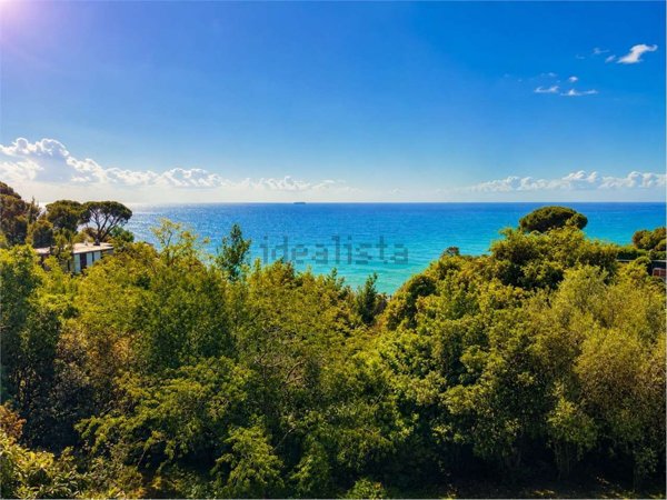 casa indipendente in vendita ad Arenzano