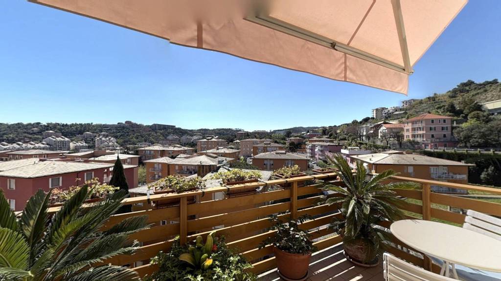 appartamento in vendita ad Arenzano in zona Terrarossa