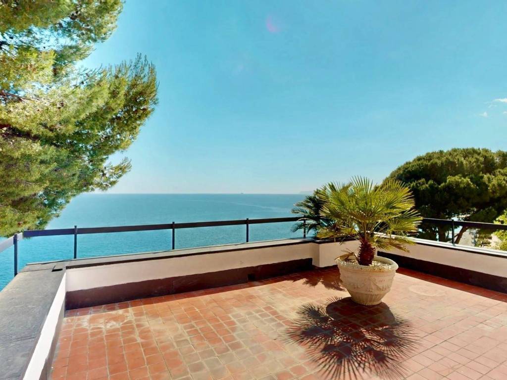 casa indipendente in vendita ad Arenzano