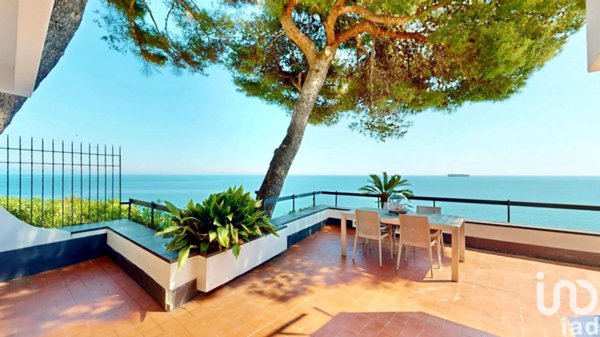 casa indipendente in vendita ad Arenzano in zona Terralba