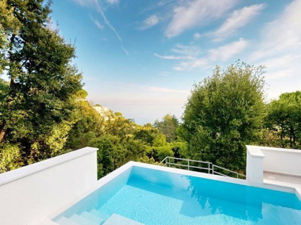 casa indipendente in vendita ad Arenzano in zona Terrarossa