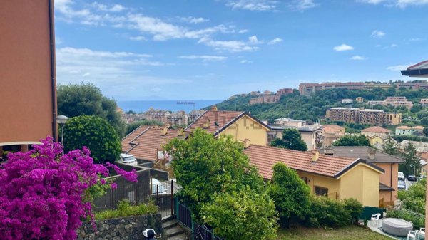 appartamento in vendita ad Arenzano in zona Terralba