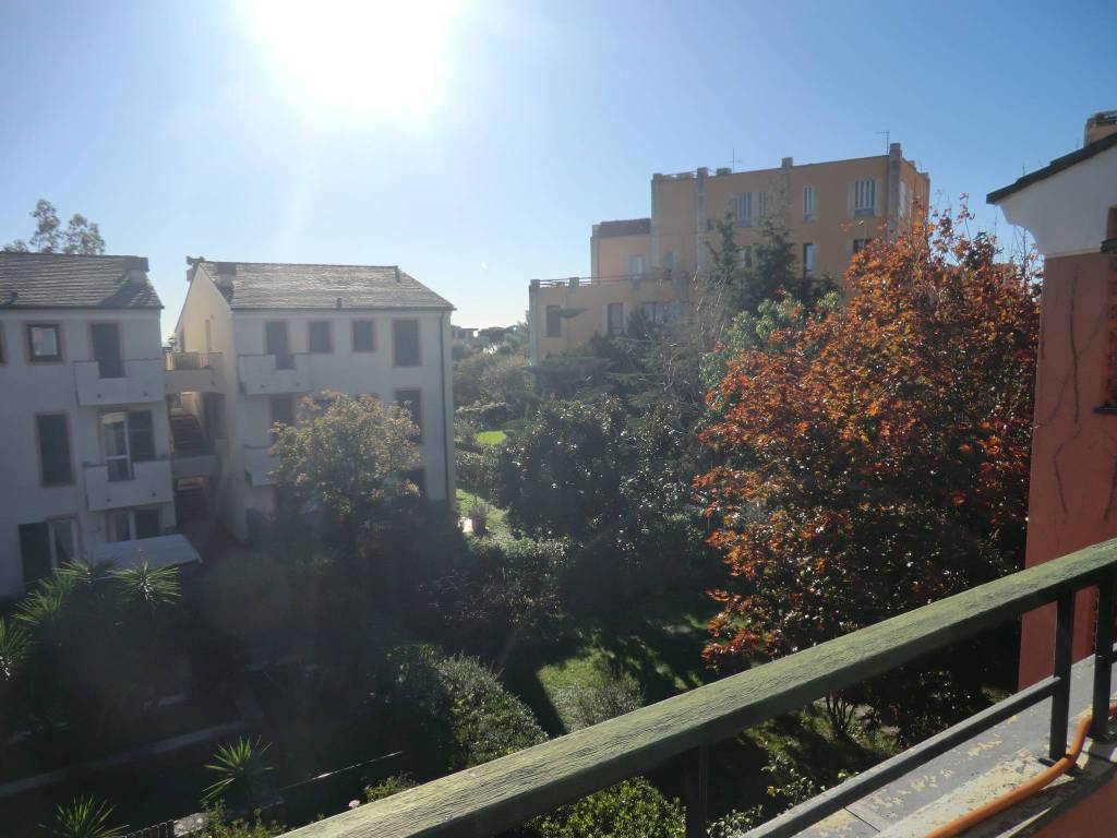 appartamento in vendita ad Arenzano in zona Terrarossa
