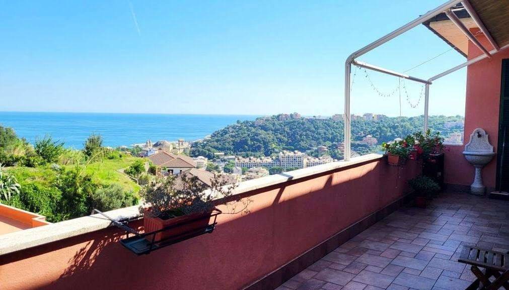 appartamento in vendita ad Arenzano in zona Terralba