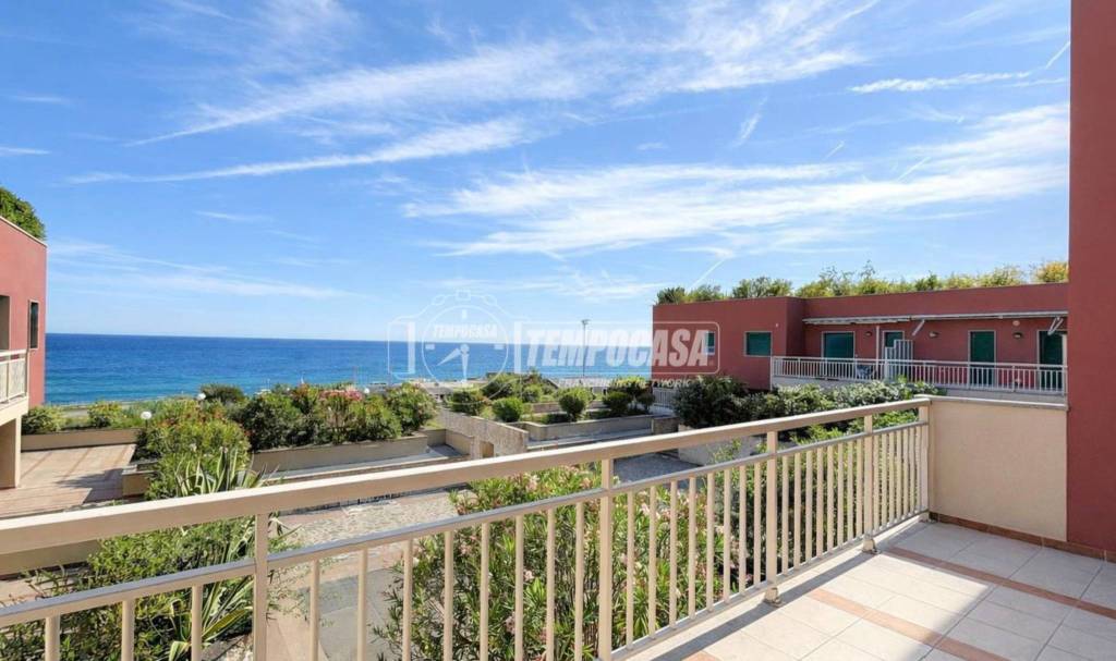 appartamento in vendita ad Arenzano in zona Terrarossa
