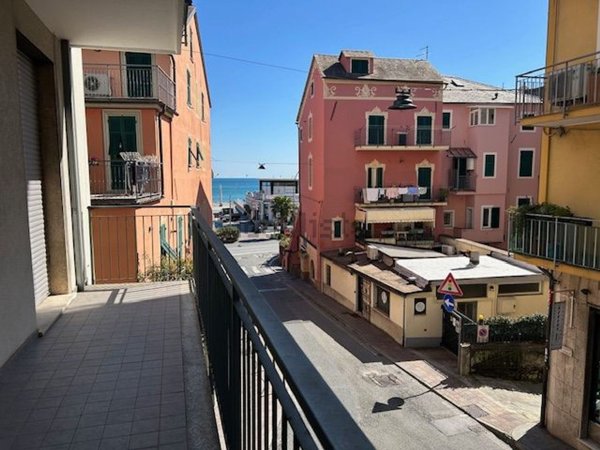 appartamento in vendita ad Arenzano in zona Terrarossa