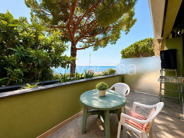 appartamento in vendita ad Arenzano in zona Terrarossa