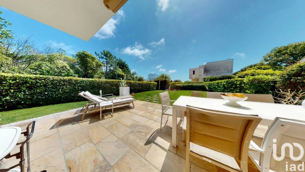 casa indipendente in vendita ad Arenzano in zona Terrarossa