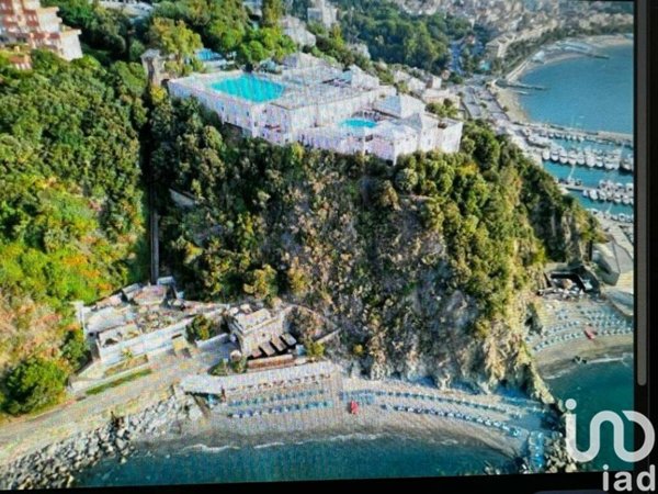 appartamento in vendita ad Arenzano in zona Terrarossa