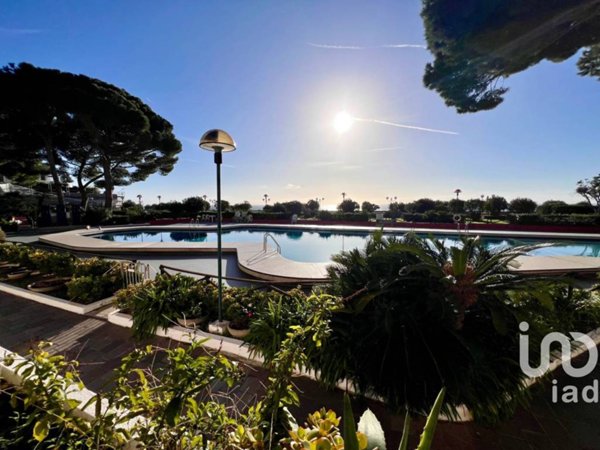 appartamento in vendita ad Arenzano in zona Terralba