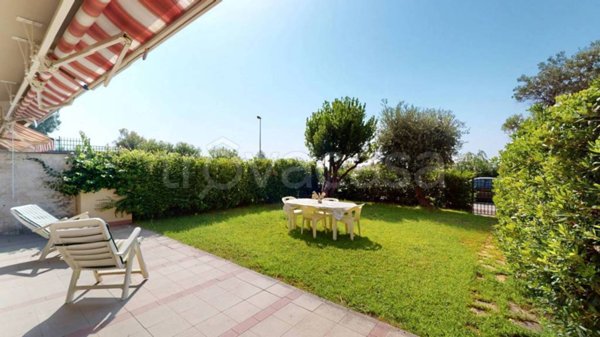 appartamento in vendita ad Arenzano in zona Terrarossa