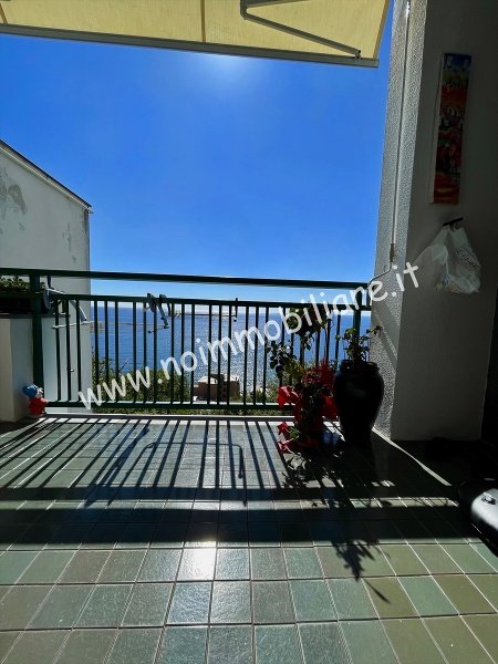 appartamento in vendita ad Arenzano in zona Terrarossa