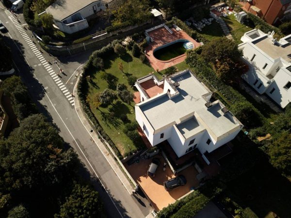 casa indipendente in vendita ad Arenzano in zona Terrarossa