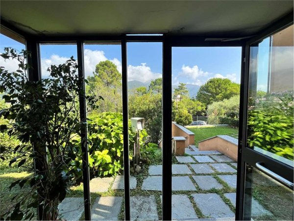appartamento in vendita ad Arenzano in zona Terrarossa