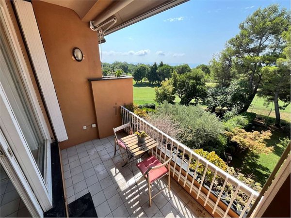 appartamento in vendita ad Arenzano in zona Terrarossa