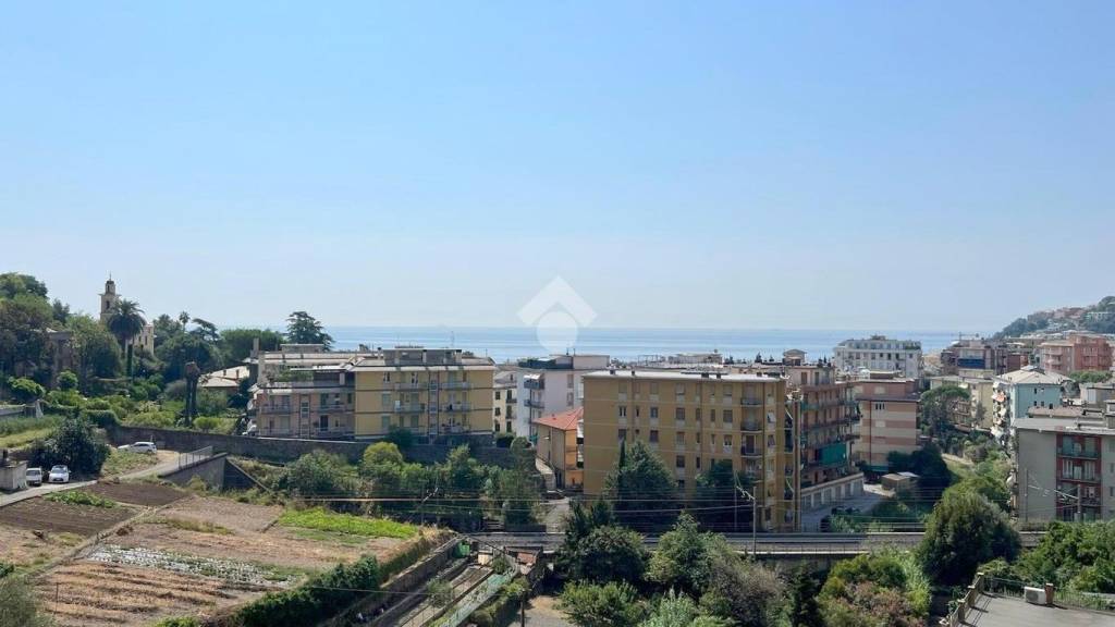 appartamento in vendita ad Arenzano in zona Terralba