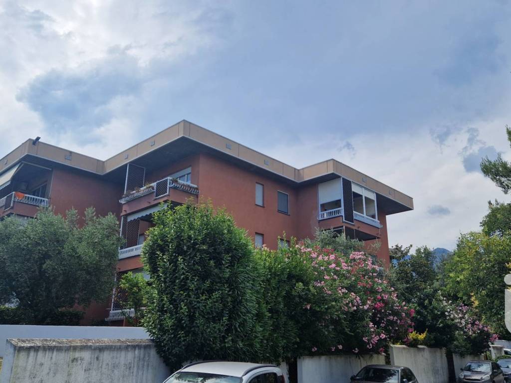 appartamento in vendita ad Arenzano in zona Terrarossa