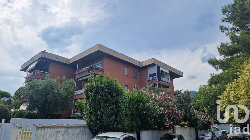 appartamento in vendita ad Arenzano in zona Terrarossa