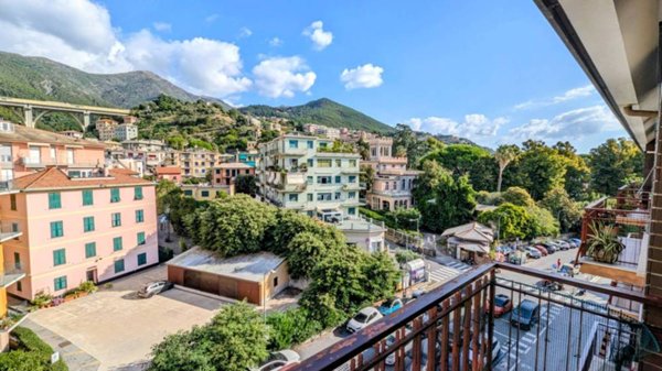 appartamento in vendita ad Arenzano in zona Terrarossa