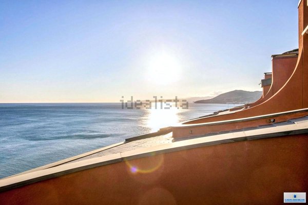 appartamento in vendita ad Arenzano in zona Terrarossa