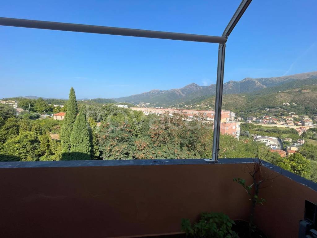 appartamento in vendita ad Arenzano in zona Terrarossa