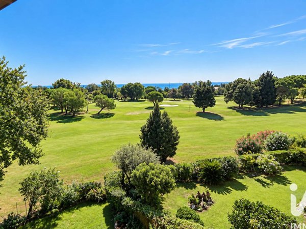 appartamento in vendita ad Arenzano in zona Terrarossa