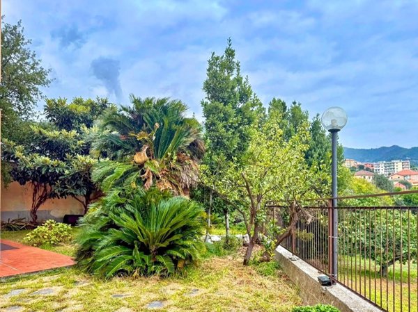 appartamento in vendita ad Arenzano in zona Terralba