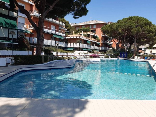 appartamento in vendita ad Arenzano in zona Terrarossa
