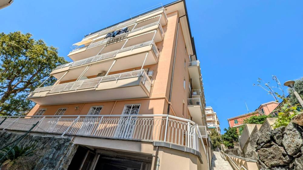 appartamento in vendita ad Arenzano in zona Terrarossa