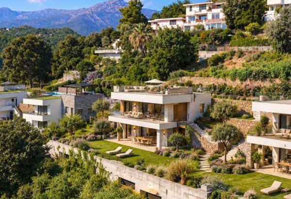 casa indipendente in vendita ad Arenzano in zona Terrarossa