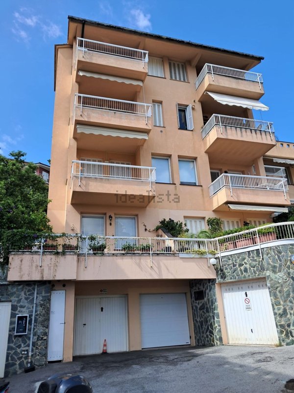 appartamento in vendita ad Arenzano in zona Terrarossa