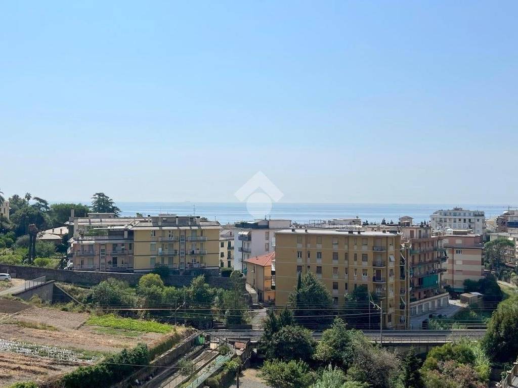 appartamento in vendita ad Arenzano in zona Terralba