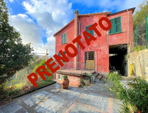 casa semindipendente in vendita ad Avegno in zona Vescina