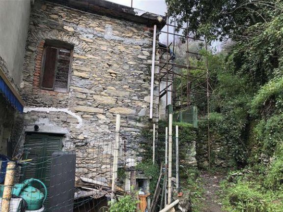 casa indipendente in vendita ad Avegno