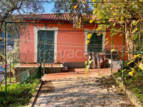 casa indipendente in vendita ad Avegno in zona Salto