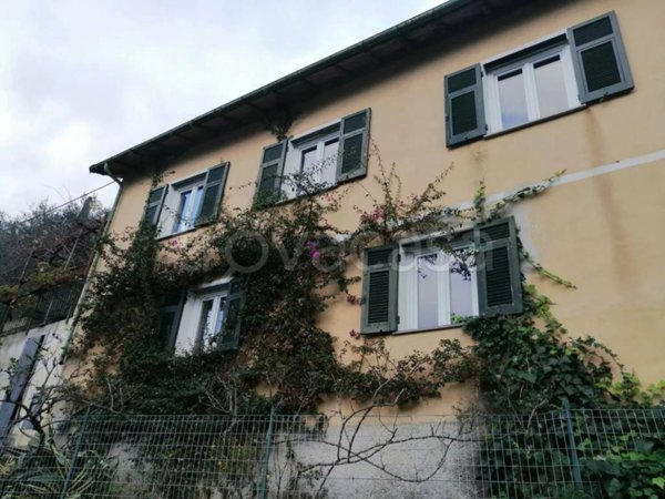 casa indipendente in vendita ad Avegno