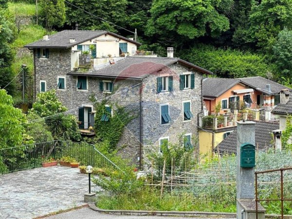 appartamento in vendita ad Avegno