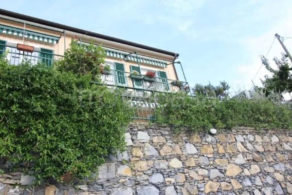 appartamento in vendita ad Avegno