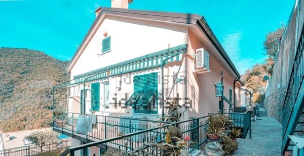 appartamento in vendita ad Avegno