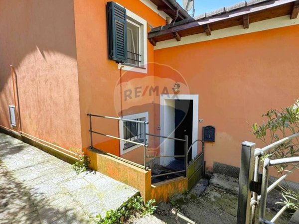 appartamento in vendita ad Avegno