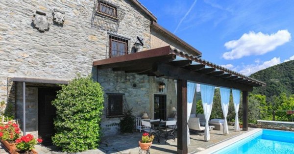 casa indipendente in vendita ad Avegno