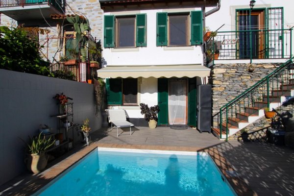 casa indipendente in vendita ad Avegno