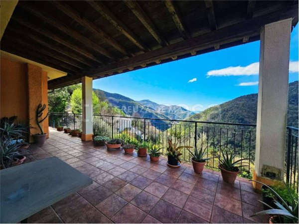 casa indipendente in vendita ad Avegno in zona Salto