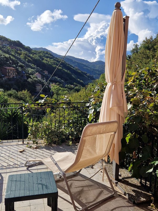casa indipendente in vendita ad Avegno in zona Testana
