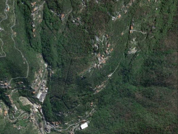 casa indipendente in vendita ad Avegno
