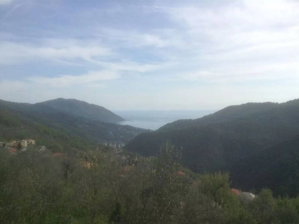 ufficio in vendita ad Avegno in zona Testana