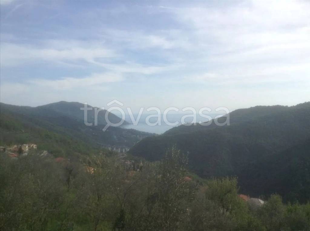 ufficio in vendita ad Avegno in zona Testana