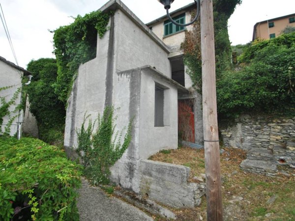 casa indipendente in vendita ad Avegno in zona Testana