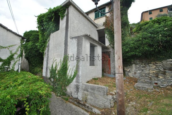 casa semindipendente in vendita ad Avegno in zona Testana