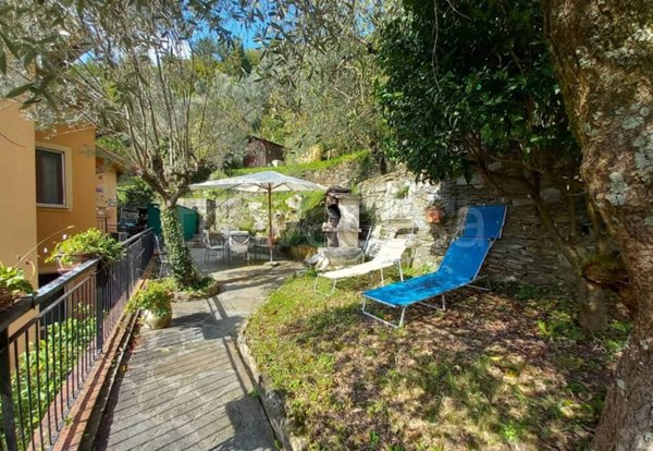 appartamento in vendita ad Avegno in zona Salto